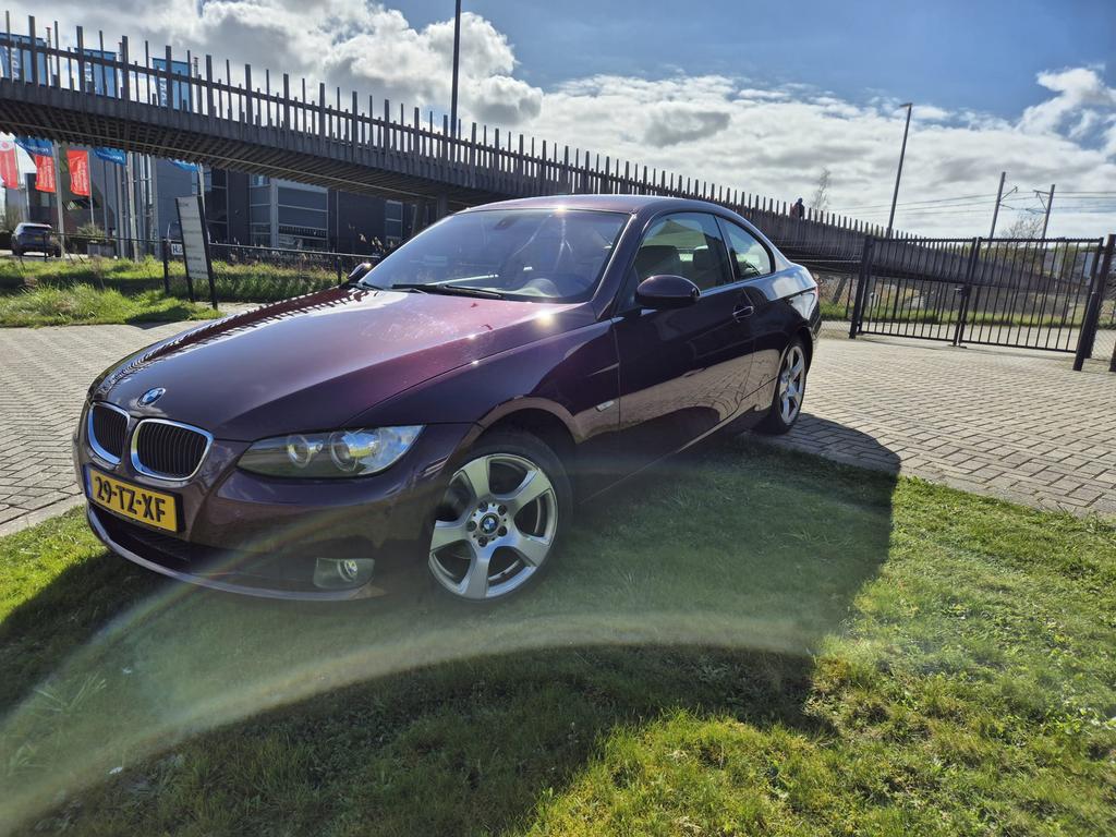 BMW 3-Serie 2.0 I 320 Coupe AUT 2007 Rood, Auto's, BMW, Automaat, Achterwielaandrijving, 4 cilinders, 4 stoelen