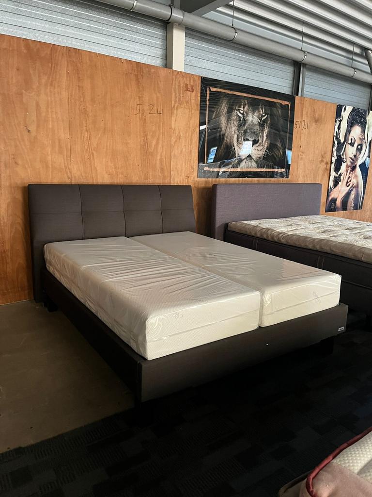 Showroom model tempur bed met tempur matrassen en bodems, Ophalen, Tweepersoons, Zo goed als nieuw, 180 cm
