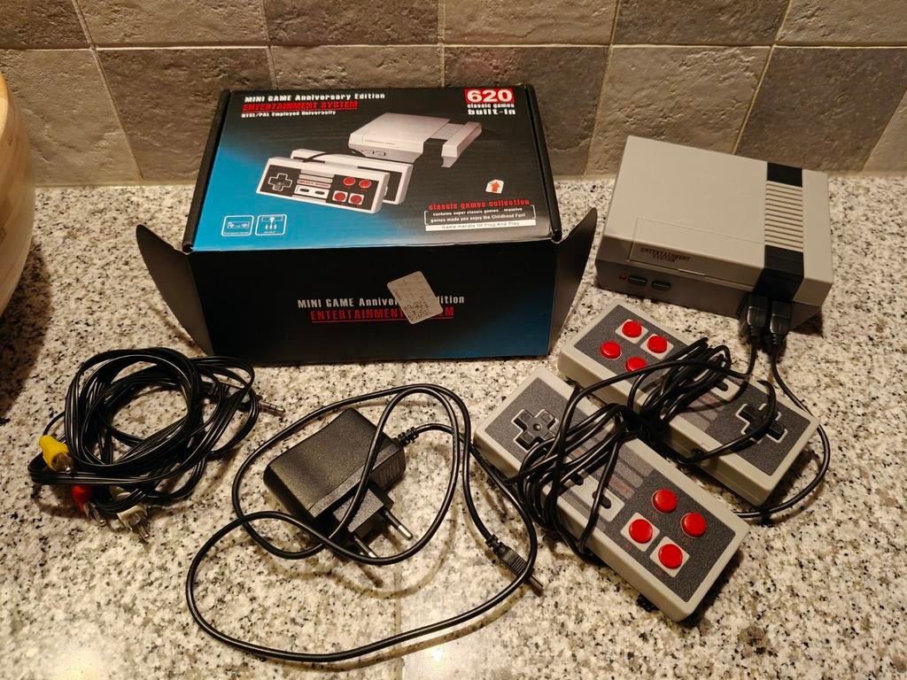 Mini Game Console met 620 Games - Zo Goed Als Nieuw, Spelcomputers en Games, Spelcomputers | Nintendo NES, Ophalen of Verzenden