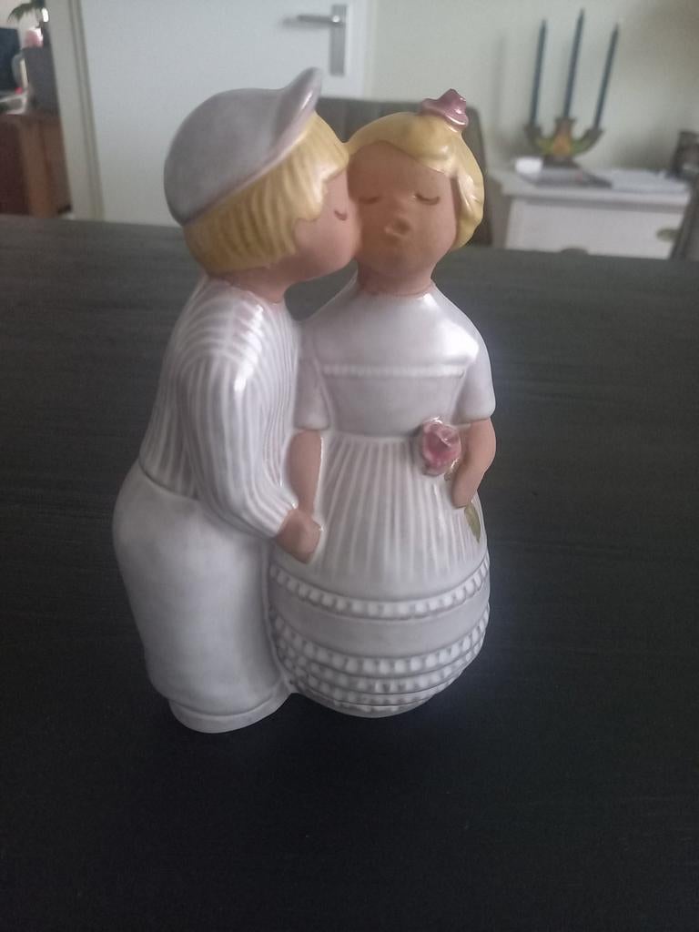 Jie Gantofta keramiek beeldje - Kussend paartje, Ophalen of Verzenden