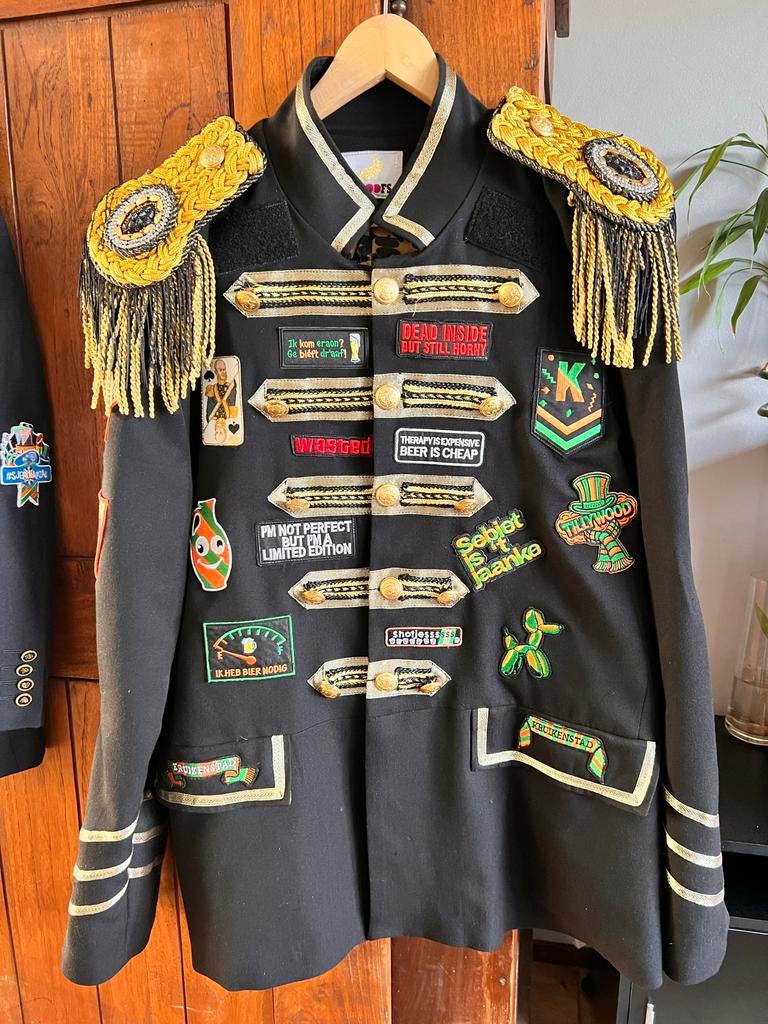 Carnavalsjasje emblemen opnaaien & Tillybeertjes!, Carnaval, Nieuw, Overige maten, Ophalen of Verzenden