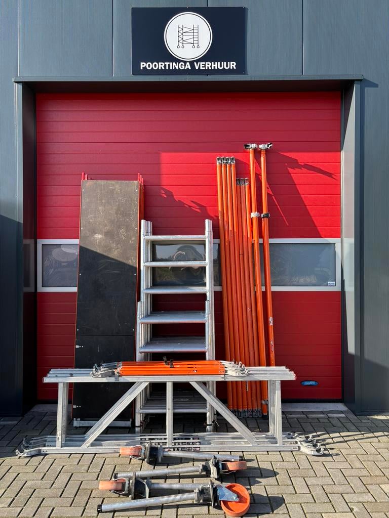 Altrex rolsteiger smal 0.75 te koop, Ophalen of Verzenden, Zo goed als nieuw, Rolsteiger of Kamersteiger, 5 meter of hoger