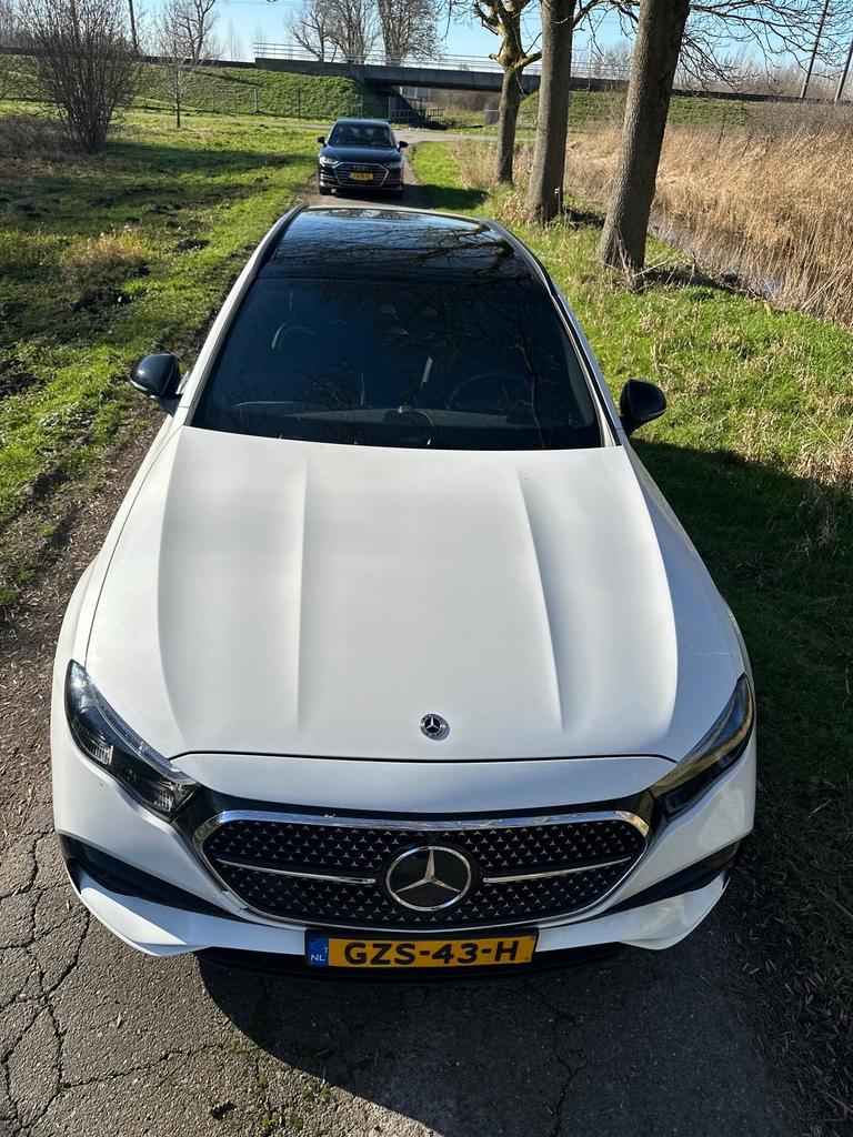 Mercedes-Benz E-Klasse E300 e 313pk 9G-TRONIC 2024 Wit, Auto's, Automaat, Overige bekleding, Wit, Plug-in hybride