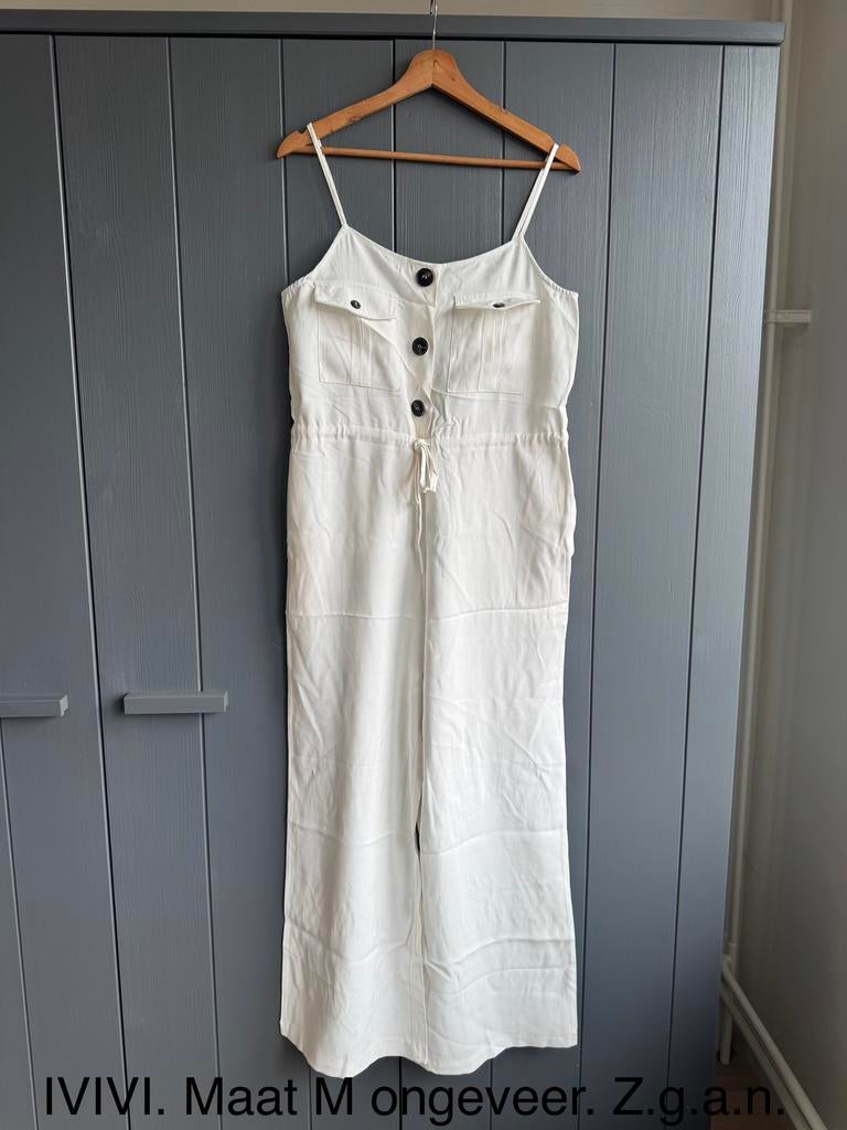 IVIVI Witte Jumpsuit Maat M Z.g.a.n., Kleding | Dames, Jumpsuits, Ophalen of Verzenden, Zo goed als nieuw, Maat 38/40 (M), Wit
