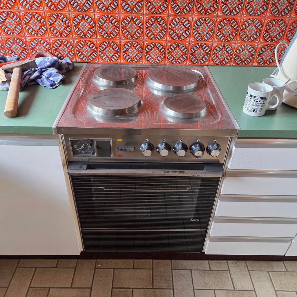 Vintage AEG oven met fornuisfunctie, Witgoed en Apparatuur, Fornuizen, Ophalen, 4 kookzones, Gas, Vrijstaand
