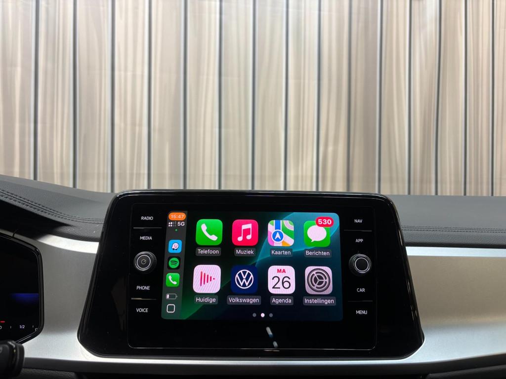 Volkswagen T-ROC 1.5 TSI Life Edition|Carplay|Stoelver|Trekh, Stof, 4 cilinders, 150 pk, Zwart