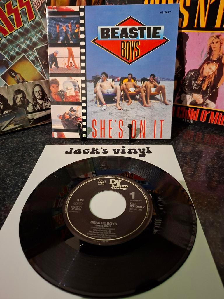 Beastie Boys - She's On It (Vinyl Single) 1985/1, Ophalen of Verzenden, 1985 tot 2000, Zo goed als nieuw, Overige formaten