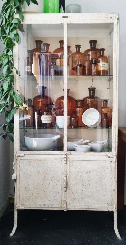 Vintage antieke apothekerskast Parijs 80 x 40 x 170 cm, Huis en Inrichting, Kasten | Vitrinekasten, 150 tot 200 cm, 50 tot 100 cm