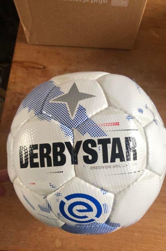 Nieuw wit/blauwe voetbal Derbystar Eredivisie 2025/2026, Maat S, Ophalen of Verzenden, Nieuw, Bal