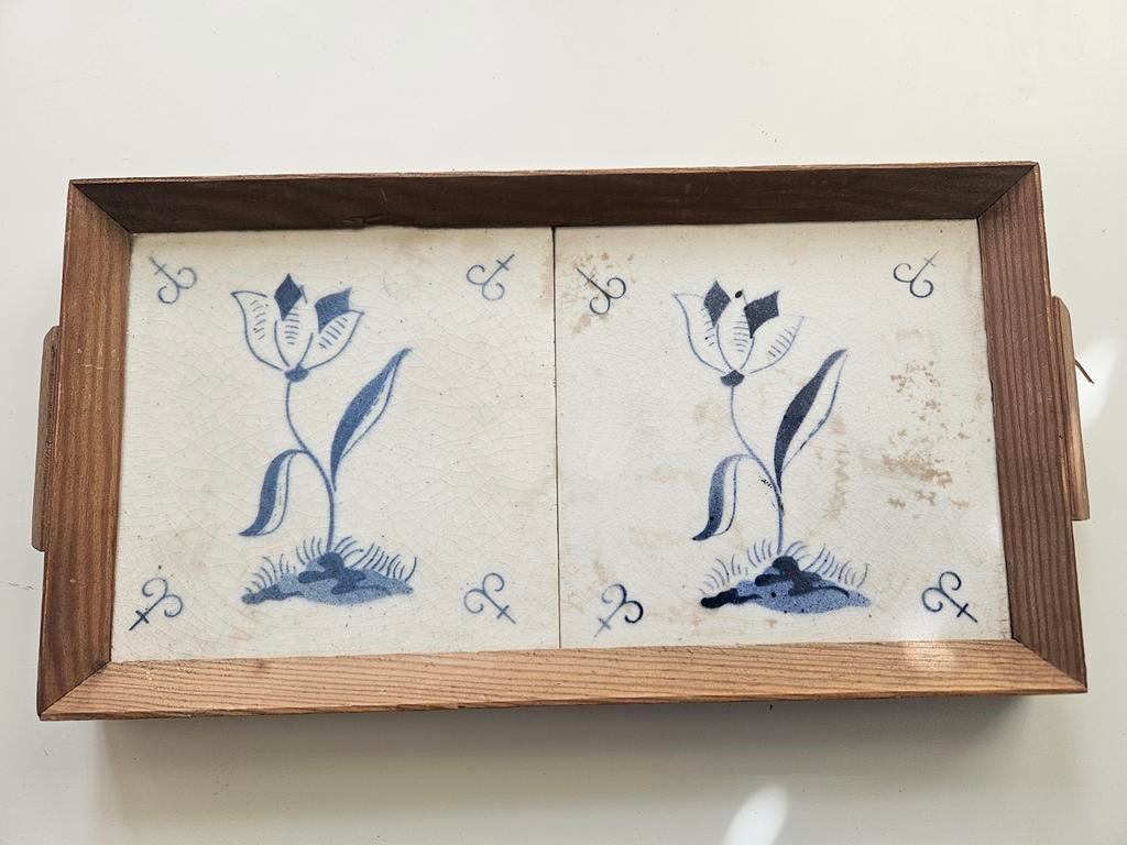 Houten dienblad met tegels 17e eeuw, Antiek en Kunst, Antiek | Wandborden en Tegels, Ophalen of Verzenden