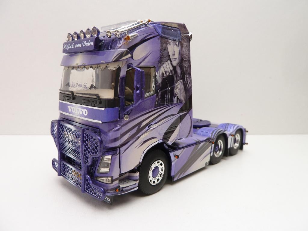 Volvo FH4  '' H.J.A. van Dalen   -  Bon Jovi ''  WSI, Hobby en Vrije tijd, Modelauto's | 1:50, Ophalen of Verzenden, Zo goed als nieuw