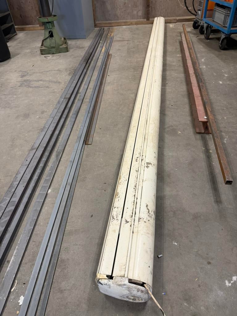 Zonnescherm 5.5m – moet weg, Tuin en Terras, Ophalen of Verzenden, Nieuw, Knikarmscherm