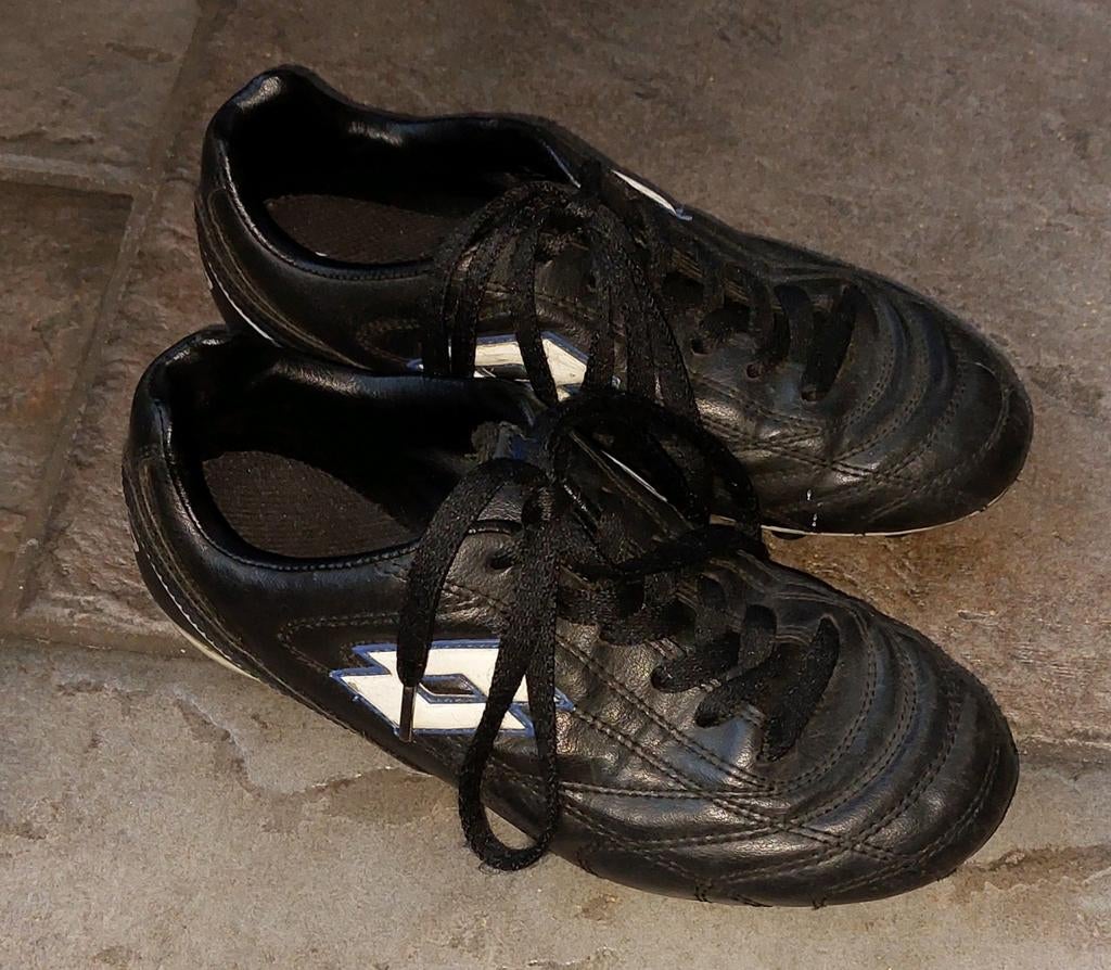 Lotto voetbalschoenen maat 35 (klein prijsje), Ophalen of Verzenden, Zo goed als nieuw, Lotto, Jongen of Meisje