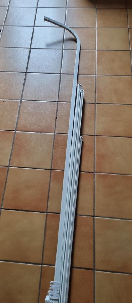 Witte gordijnrails met twee bochten, ruim 9 meter, Ophalen, Gebruikt, Wit, 200 cm of meer