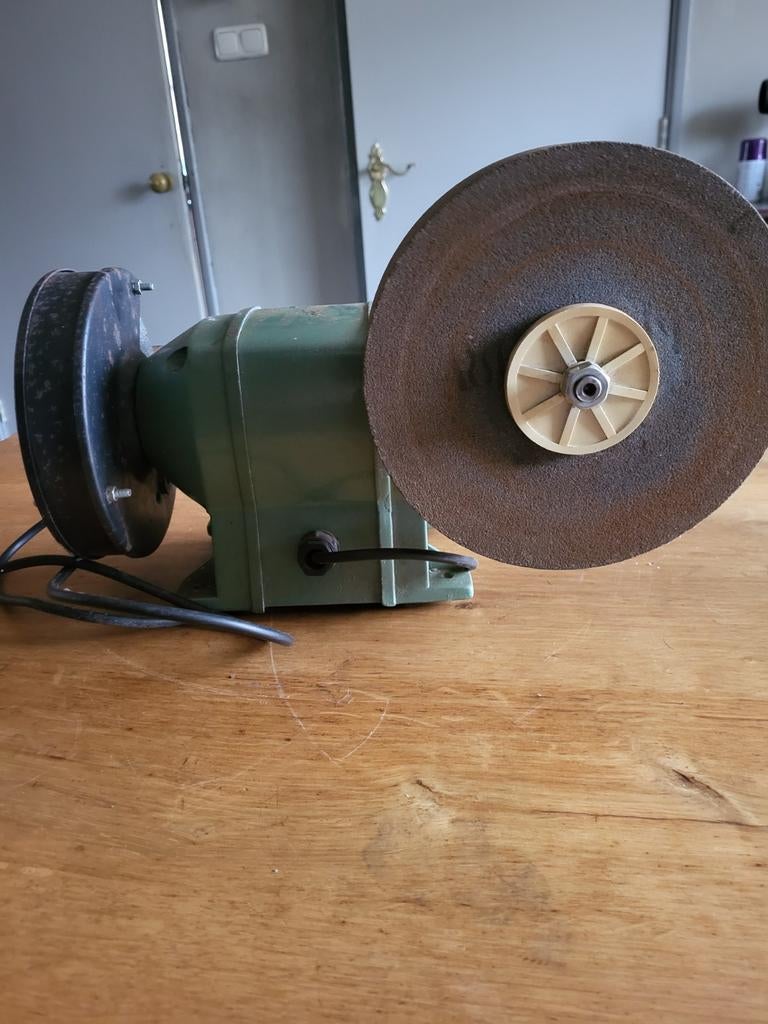 Ferm slijpmachine  voor  messen  230 volt 50Hz 400wat, Ophalen of Verzenden, Minder dan 700 watt, Werkbankslijpmachine