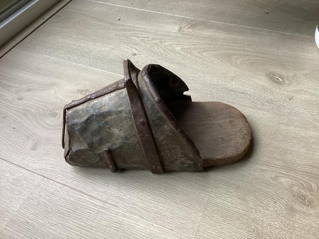 Antieke houten/koperen stijgbeugel ridder 18 eeuws, Antiek en Kunst, Ophalen of Verzenden