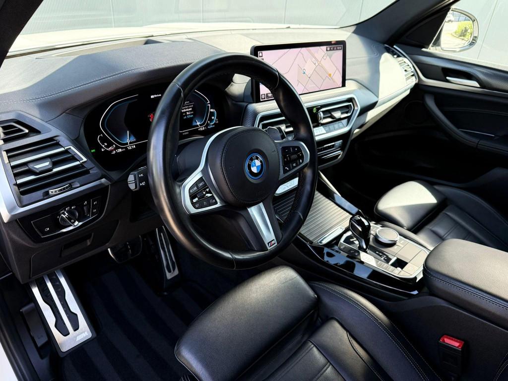 BMW X3 xDrive30e M-Sport / pano / Laser / HUD / tr.hk, Auto's, 1998 cc, Gebruikt, 4 cilinders, Leder en Stof