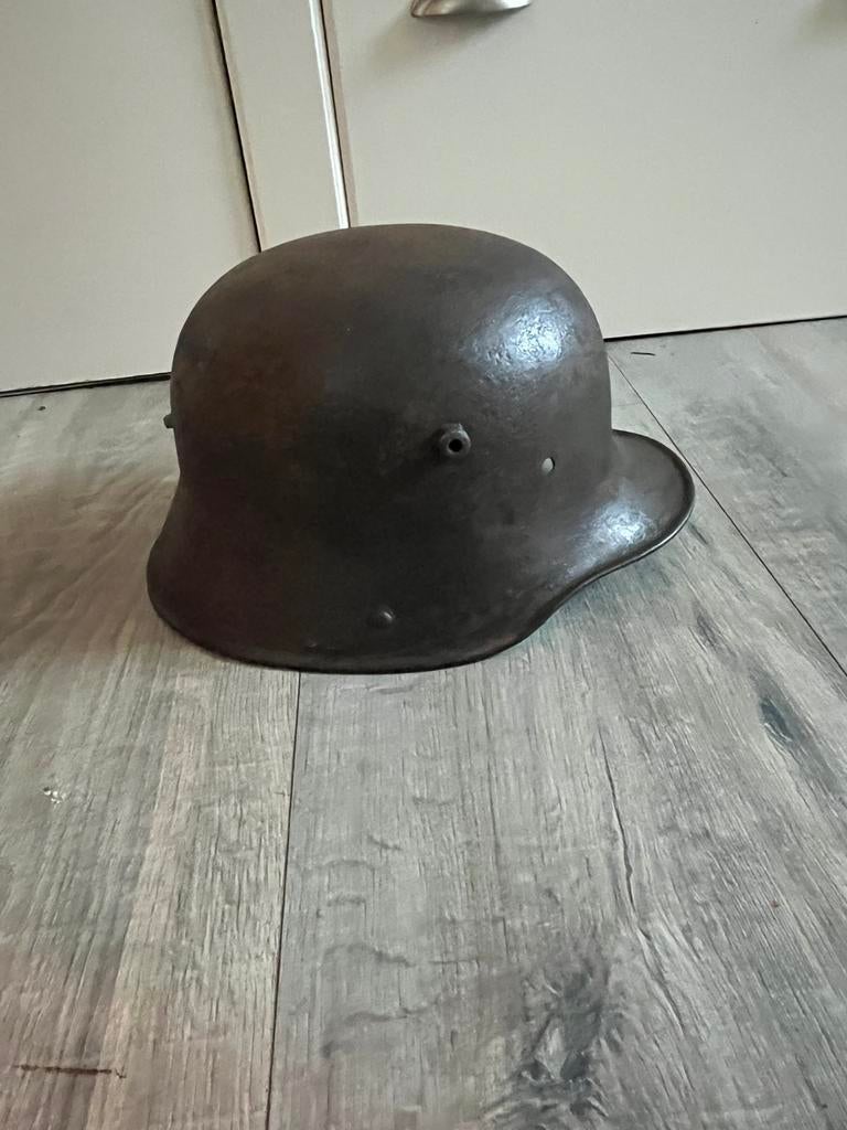 Duitse M16 helm  mooie harde schaal, Verzamelen, Militaria | Tweede Wereldoorlog, Ophalen of Verzenden, Duitsland, Helm of Baret