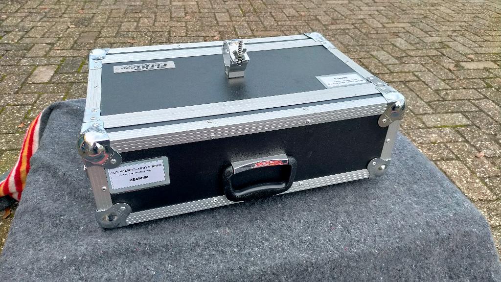 Beamer Acer x138 WH in Flite case TOP conditie!!, LED, Zo goed als nieuw, Overige resoluties, ACER x 138WH