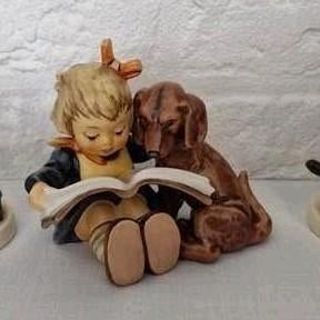Hummel Goebel beeldjes met hond, Ophalen of Verzenden, Zo goed als nieuw, Hummel