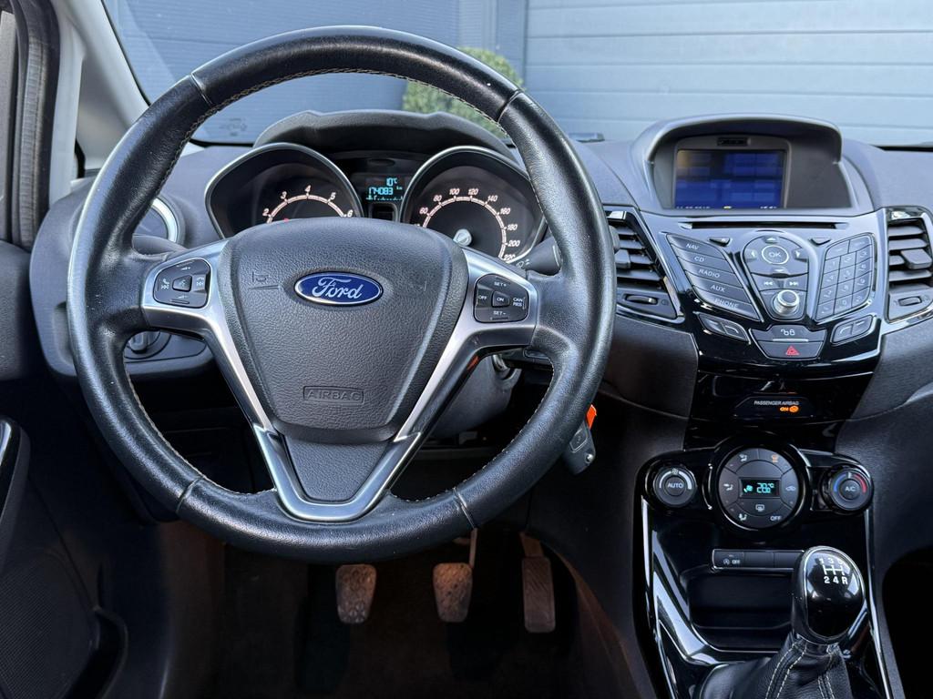 Ford Fiesta 1.0 EcoBoost Titanium Navi,Trekhaak,Clima,Cruise, Voorwielaandrijving, Electronic Stability Program (ESP), Euro 6