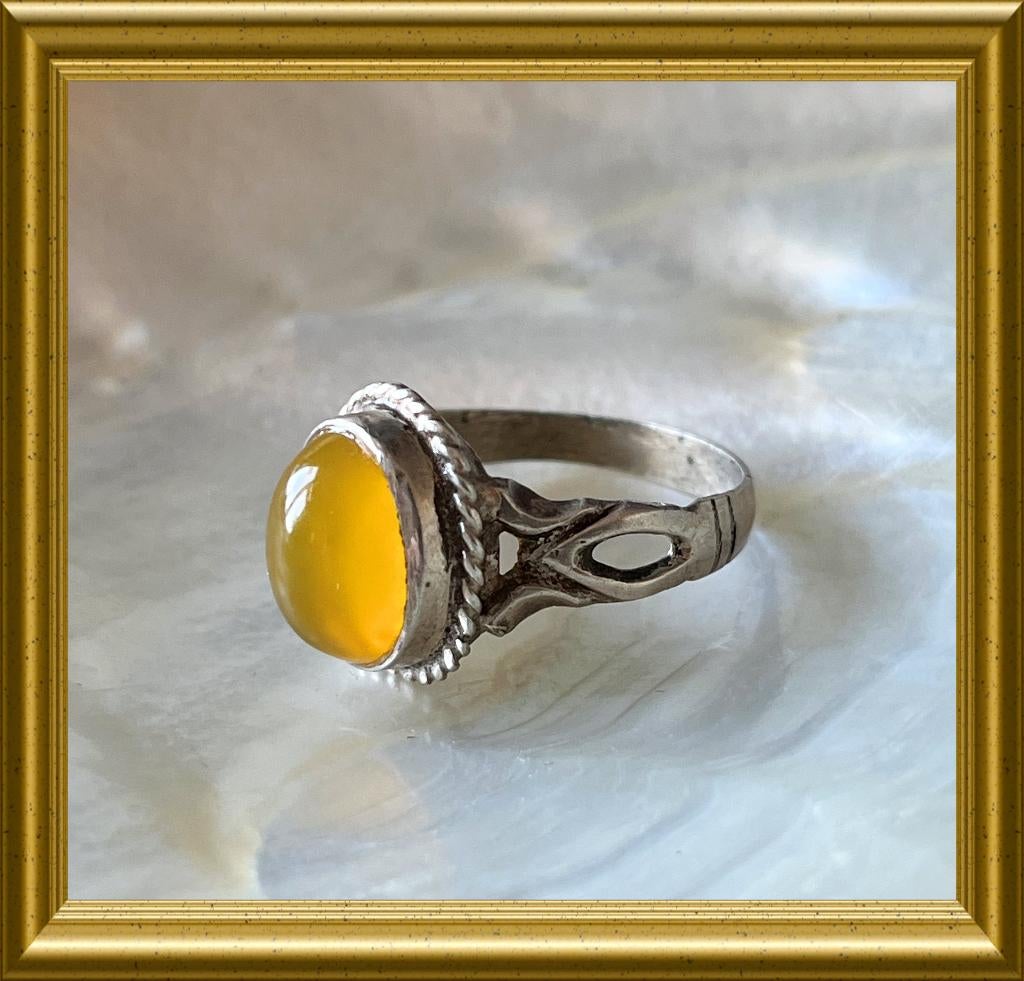 Mooie zilveren ring met gele steen, Ophalen of Verzenden, Zilver, Ring