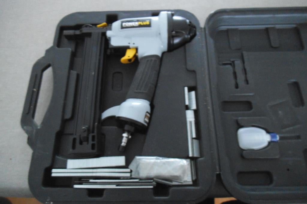 Te koop POWER PLUS 0310 AIR tacker, Doe-het-zelf en Verbouw, Ophalen of Verzenden, Zo goed als nieuw