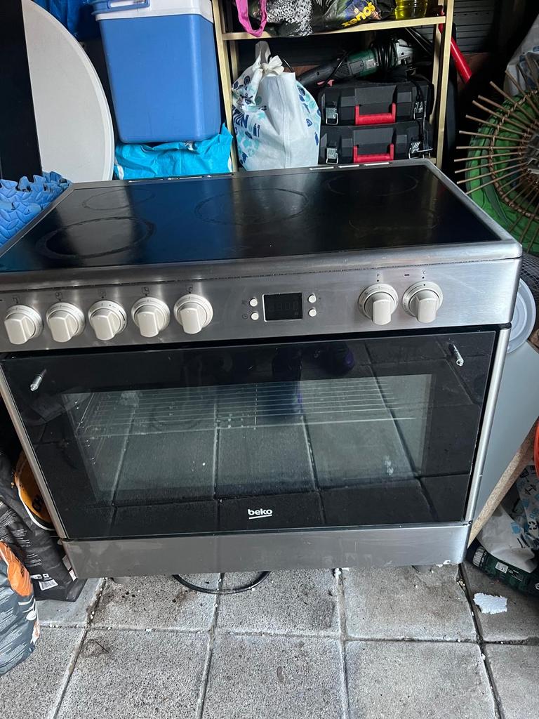 Beko keramisch fornuis 90 cm - goed werkend, Witgoed en Apparatuur, Fornuizen, Ophalen, Gebruikt, 60 cm of meer, Keramisch