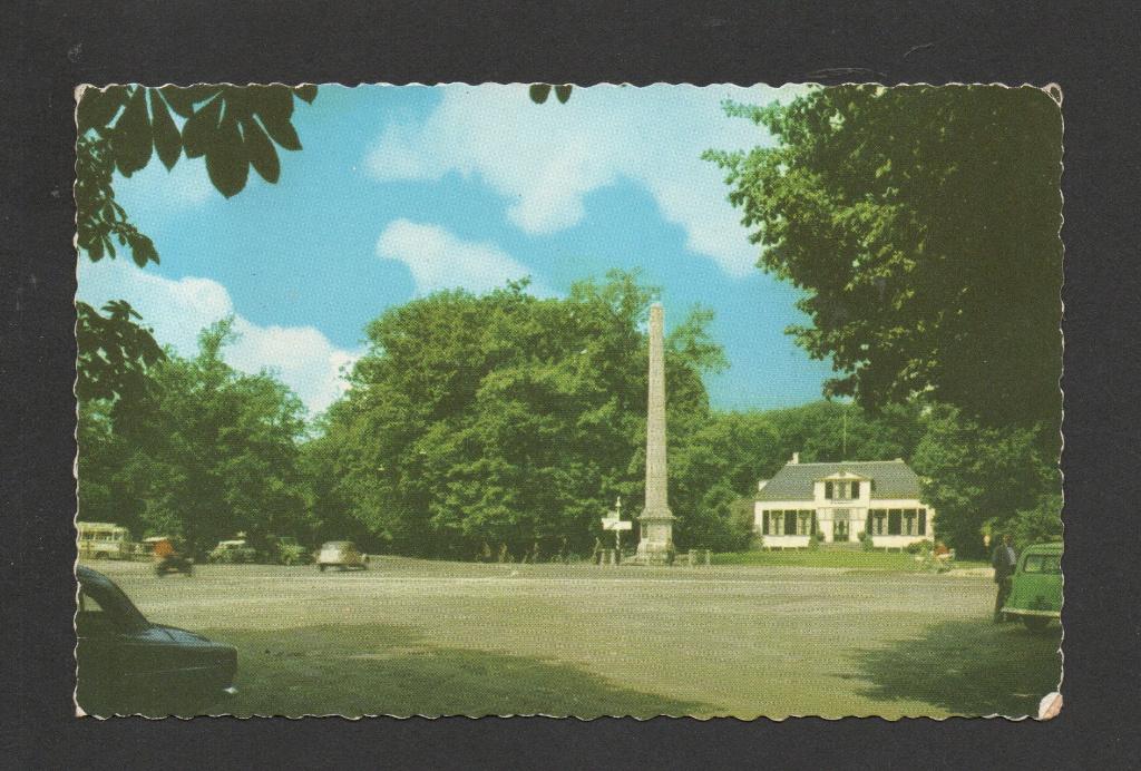 Apeldoorn, De Naald, Het Loo. Citroën 2 CV., Ophalen of Verzenden, 1940 tot 1960, Ongelopen, Gelderland