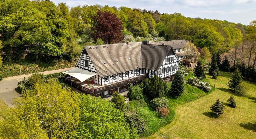 Hotel te koop op toplocatie nabij de Nederlandse grens, Huizen en Kamers, 48455 Bad Bentheim / Gildehaus, Overige soorten, Duitsland