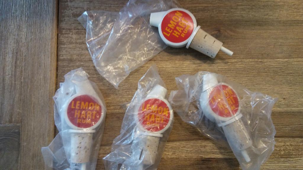 Lemon Hart rum sterke drank drinken schenker fles logo, Ophalen of Verzenden, Gebruikt, Overige typen