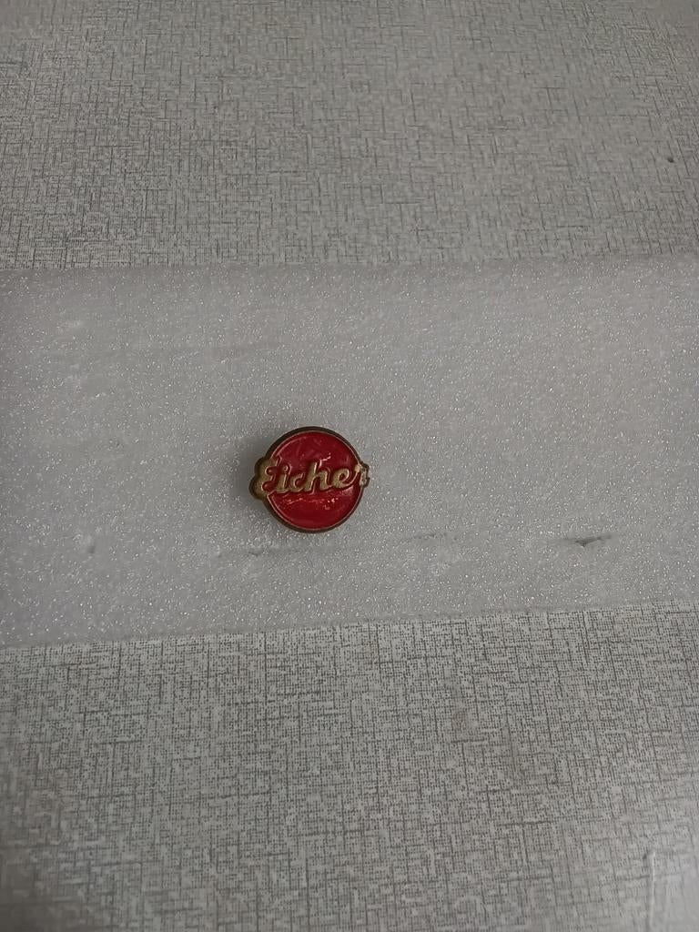 Een speldje van " Eicher" traktoren., Ophalen of Verzenden