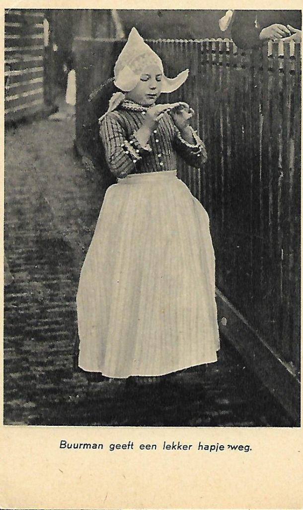 Volendam- -Buurman geeft een lekker hapje weg., Verzenden, 1920 tot 1940, Ongelopen, Noord-Holland