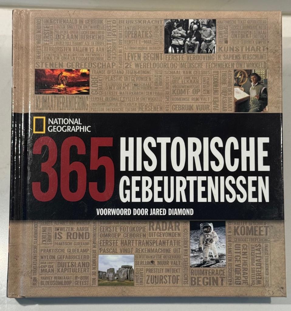 National Geographic 365 historische gebeurtenissen, Boeken, Geschiedenis | Wereld, Overige gebieden, Ophalen of Verzenden, Zo goed als nieuw