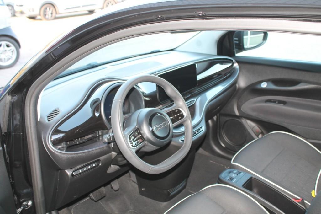 Fiat 500 URBAN 42 KWH, Met garantie (alle), 4 stoelen, Zwart, Origineel Nederlands
