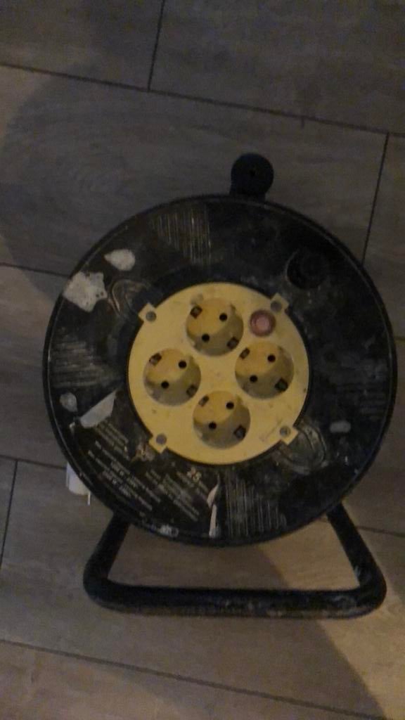 Haspel, Ophalen of Verzenden, Zo goed als nieuw, Kabel of Snoer