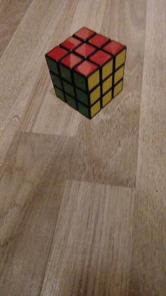 Rubiks kubus, Hobby en Vrije tijd, Denksport en Puzzels, Ophalen of Verzenden, Minder dan 500 stukjes, Zo goed als nieuw, Rubik's of 3D-puzzel