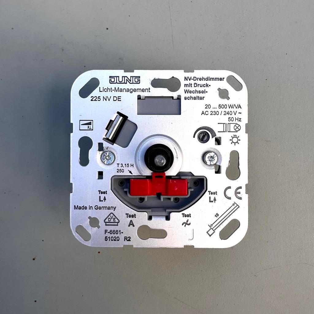 8 JUNG dimmers  225 NV DE. In Topconditie., Doe-het-zelf en Verbouw, Elektra en Kabels, Ophalen of Verzenden, Zo goed als nieuw