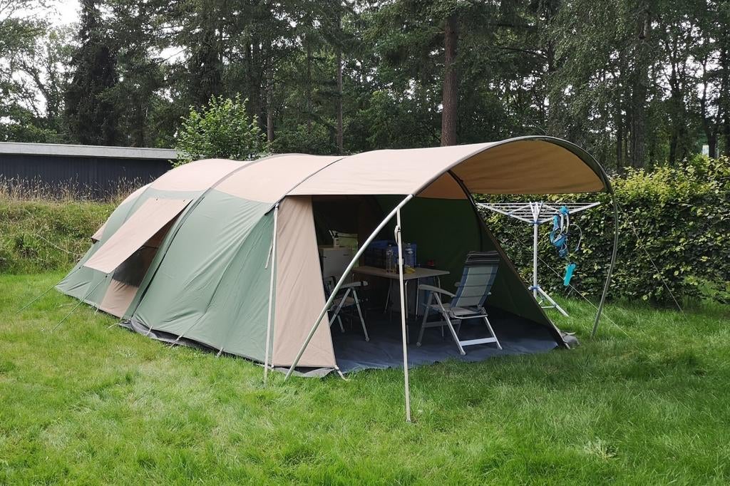 Falco Havik 400, een ruime tunneltent met luifel, Ophalen, Gebruikt, Tot en met 6