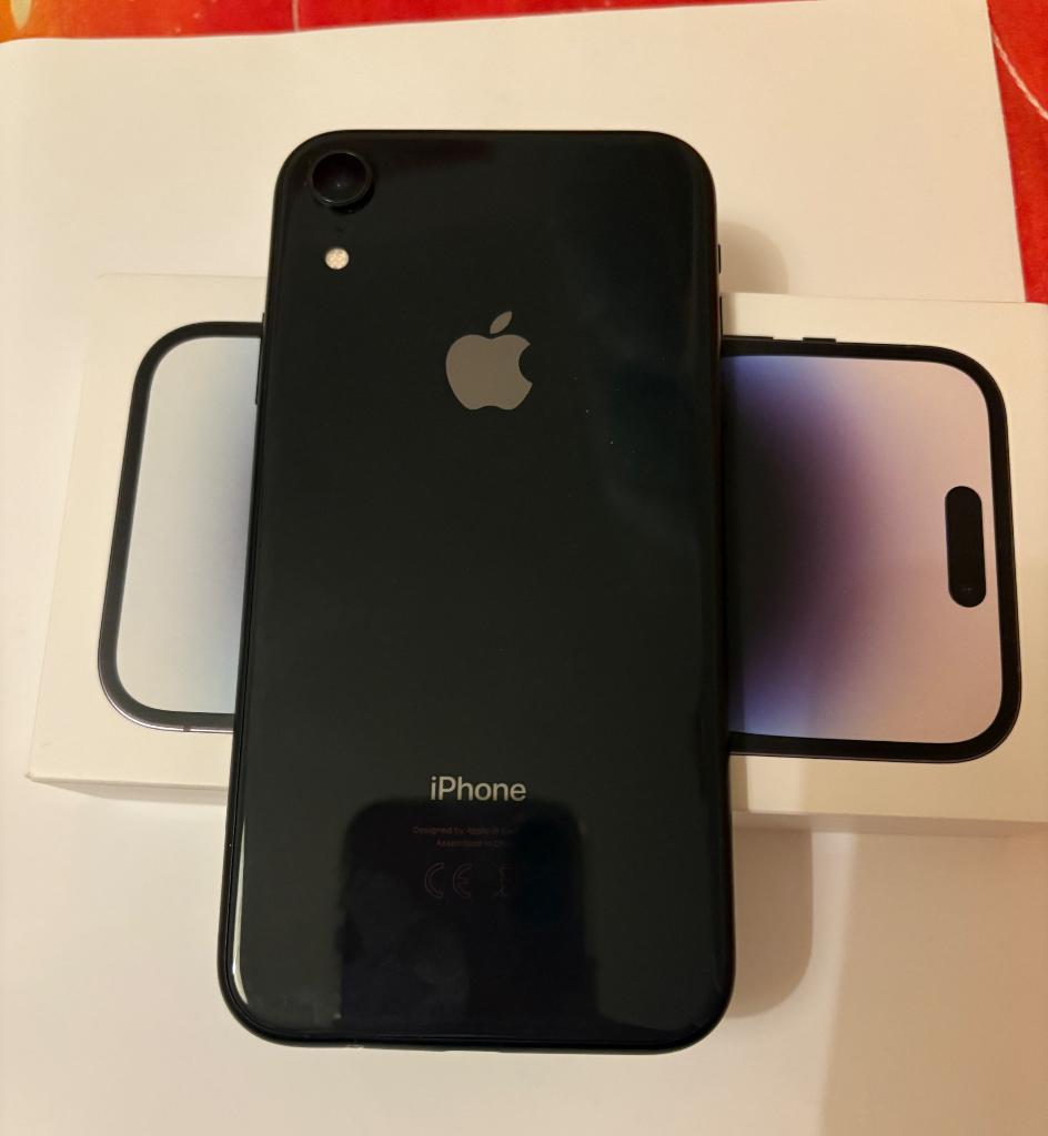 iPhone XR, Ophalen, Zwart, IPhone XR, 82 %