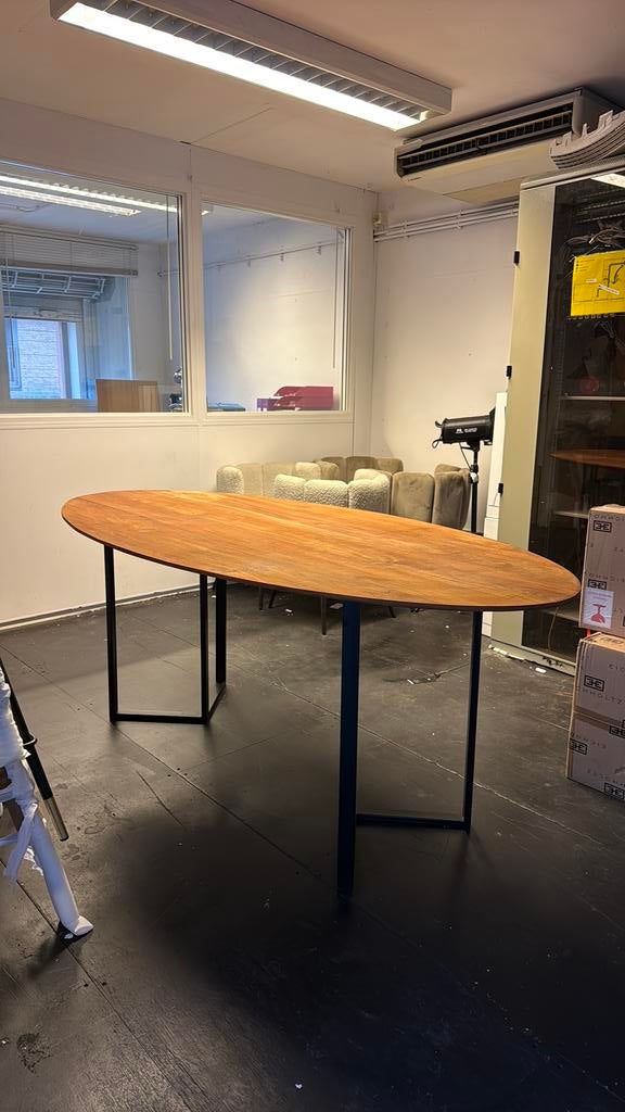 Ovale eetkamertafel mango hout stalen onderstel pole to pole, Ophalen, Zo goed als nieuw