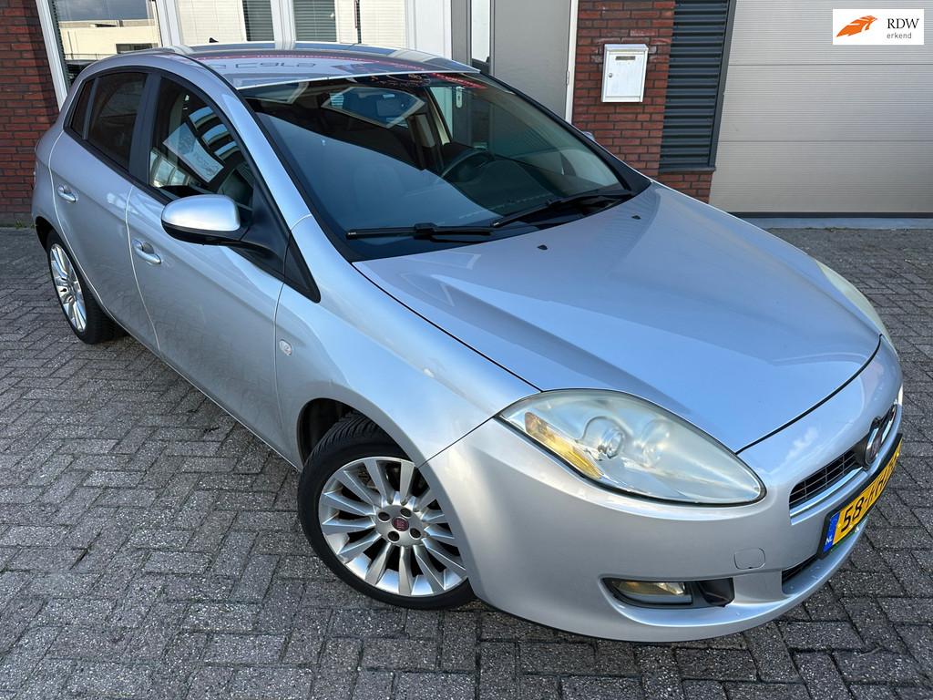 Fiat Bravo 1.4 T-Jet Corporate / Clima / PDC / LM / NAP, Voorwielaandrijving, Gebruikt, 4 cilinders, Met garantie (alle)