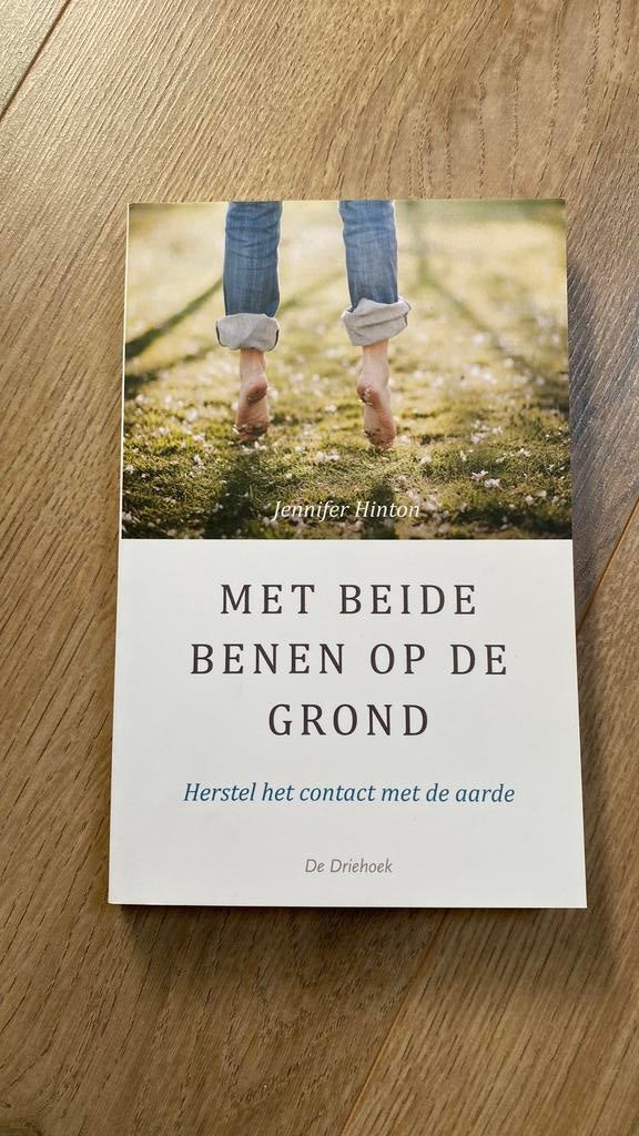 Jennifer Hinton - Met beide benen op de grond, Ophalen of Verzenden, Zo goed als nieuw, Jennifer Hinton