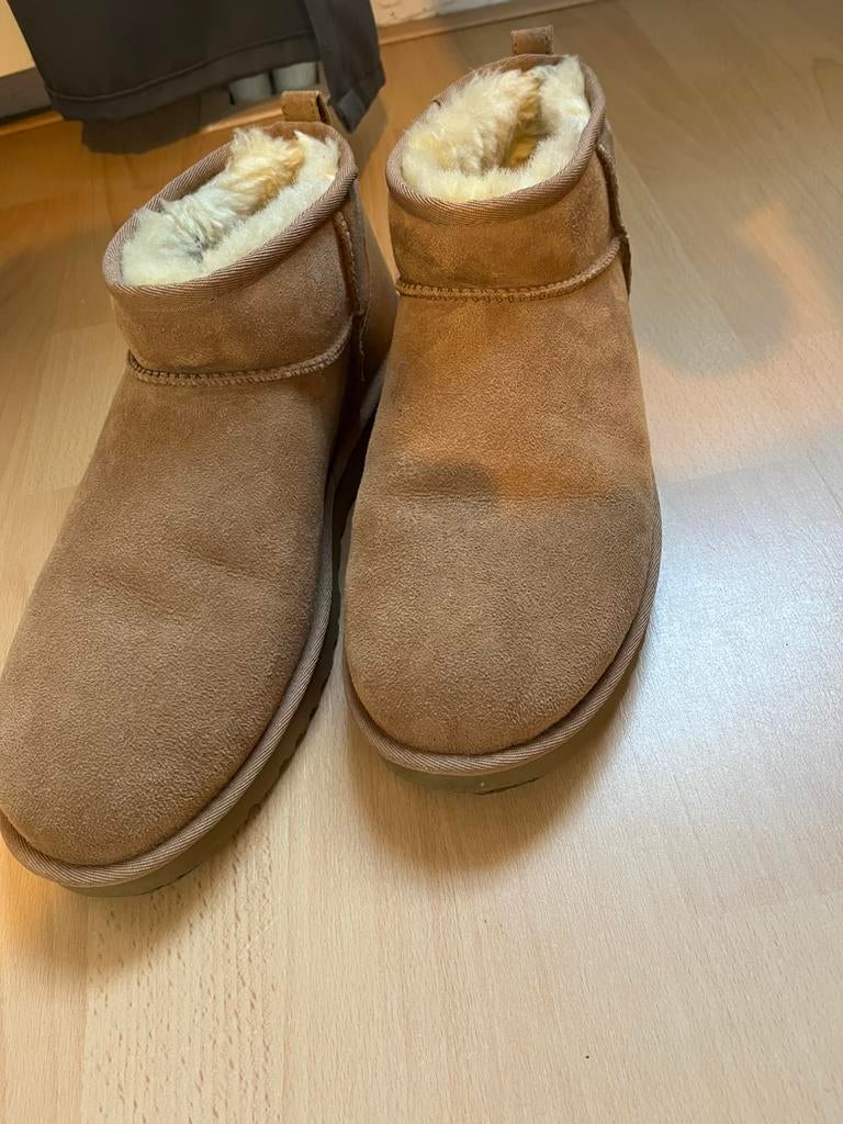 Echte mannen Uggs, Ophalen of Verzenden, Zo goed als nieuw, Zwart