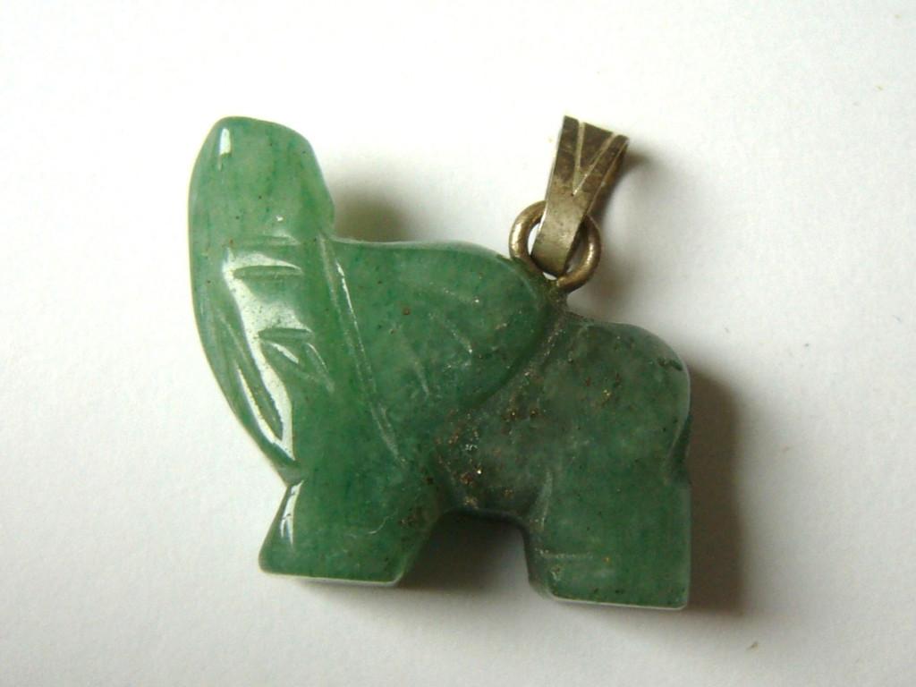 jade olifant hanger edelsteen mineraal Jadeiet hangertje, Ophalen of Verzenden, Zo goed als nieuw, Steen of Mineraal, Met edelsteen