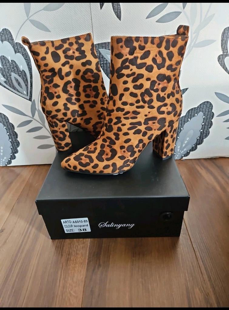 Nieuwe laarsjes met luipaardprint maat 38, Ophalen of Verzenden