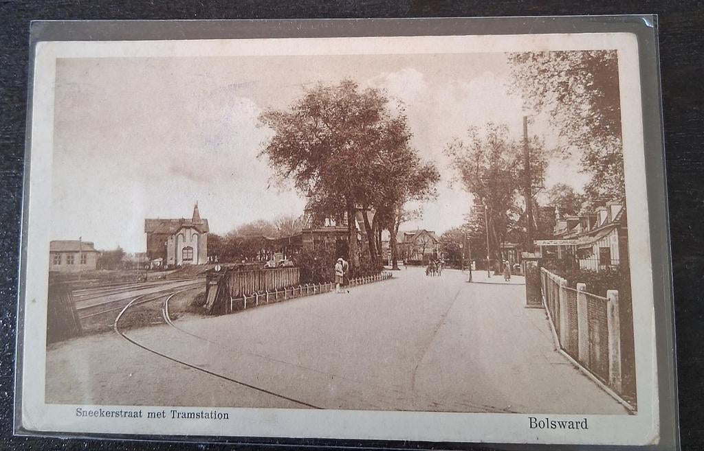 Bolsward, Sneekerstraat met Tramstation, Ophalen of Verzenden, 1920 tot 1940, Gelopen, Friesland