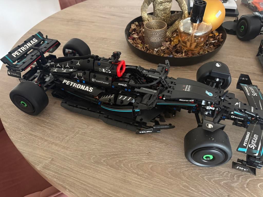 Technic LEGO mercede formule 1, Ophalen, Zo goed als nieuw