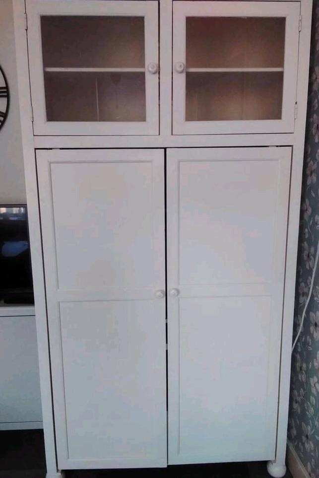 Houten computer- en voorraadkast, Ophalen