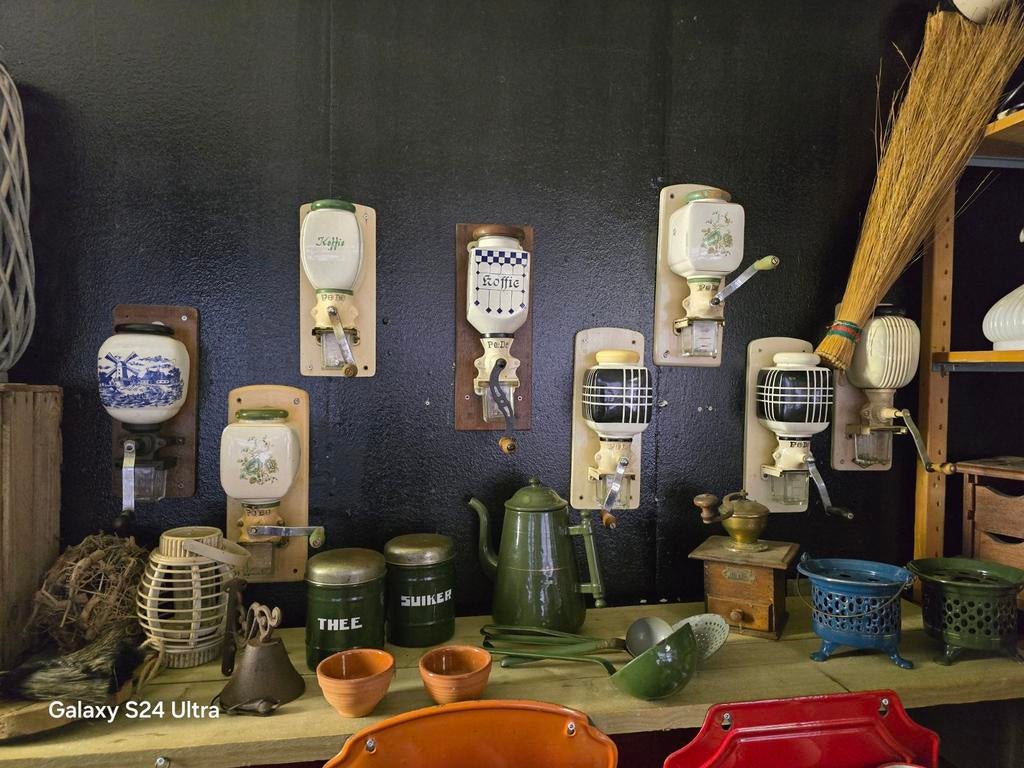 Koffiemolens van Pede 7 stuks
Zeer nette allemaal, Antiek en Kunst, Antiek | Keukenbenodigdheden, Ophalen